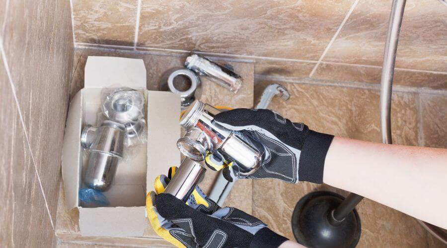 Professional gutter cleaning in Black Canyon City, AZ